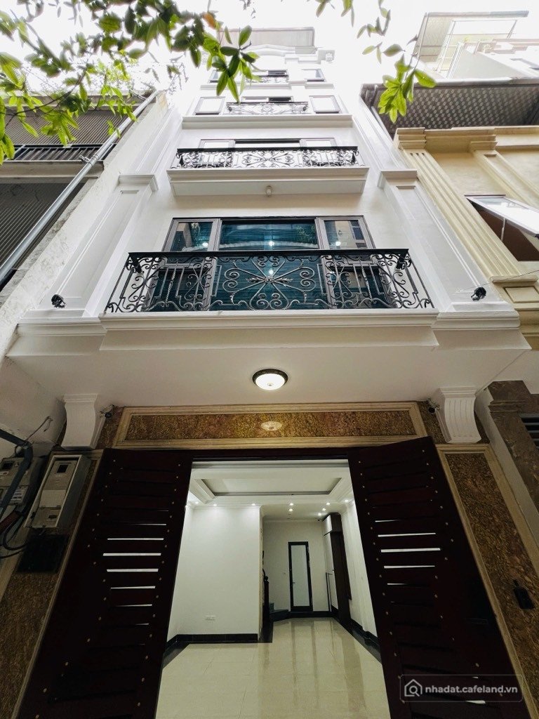 Bán nhà riêng: Bán nhà 59m² full thổ cư ngang 5m giá 30.8 tỷ tại Đường Hoàng Cầu