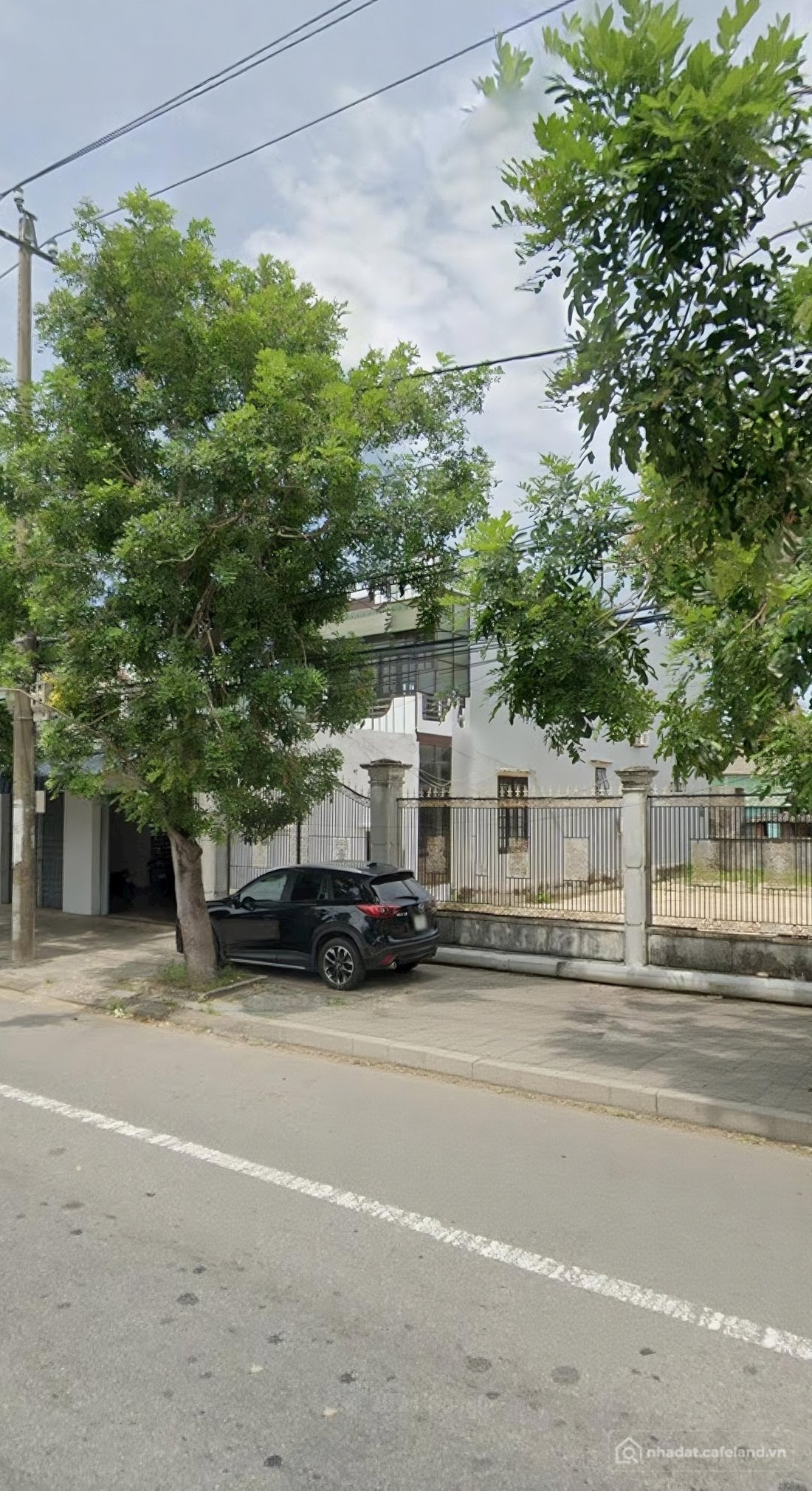 Bán đất thổ cư: Lô đất nằm ngay mặt tiền đường quốc lộ 1A. Phường Hòa Xuân, Đà N