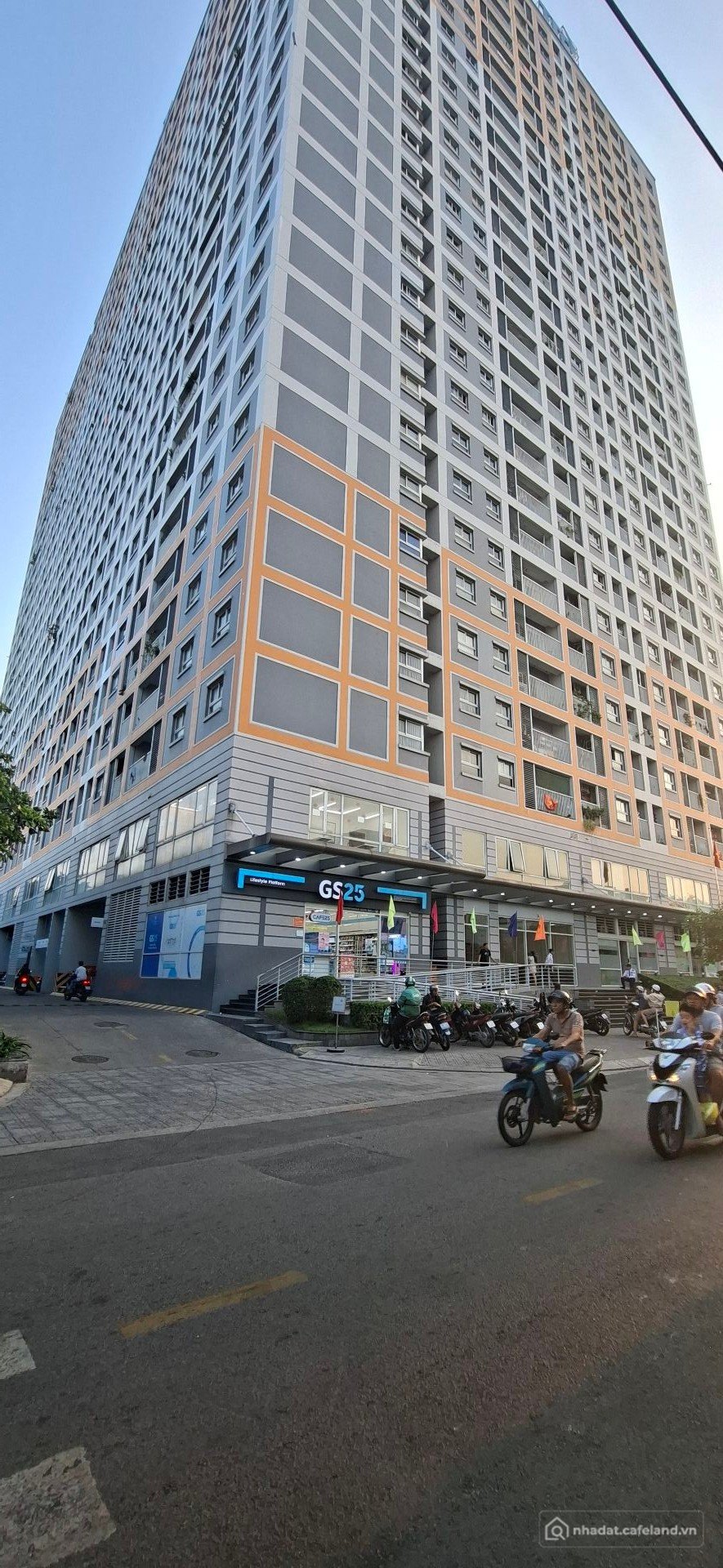 Bán căn hộ chung cư: CARILLON 7, Tân Phú  Căn Góc 80M2  3PN, 2WC  đã có SHR