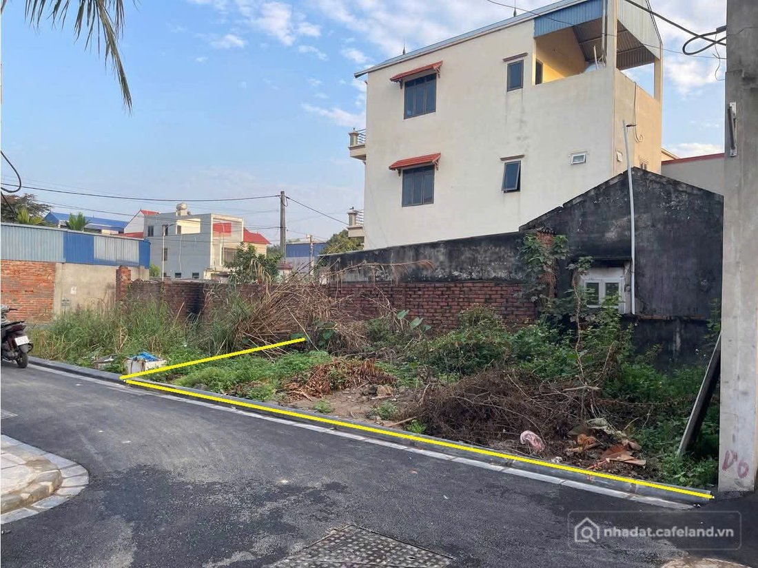 Bán đất thổ cư: Bán đất Khê Nữ xã Phúc Thịnh chỉ hơn 4 tỷ 50m2 ô tô vào tận nơi 