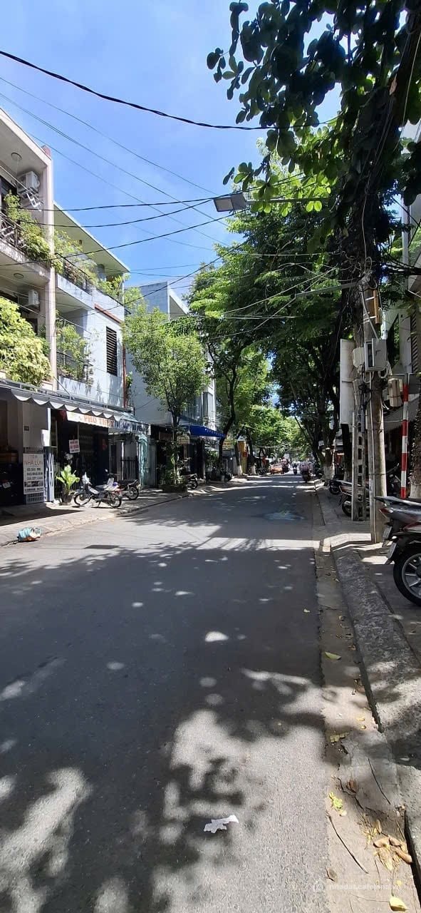 Bán nhà riêng: NHÀ 2 TẦNG MẶT PHỐ HUỲNH THÚC KHÁNG - KV KINH DOANH SẦM UẤT GIÁ