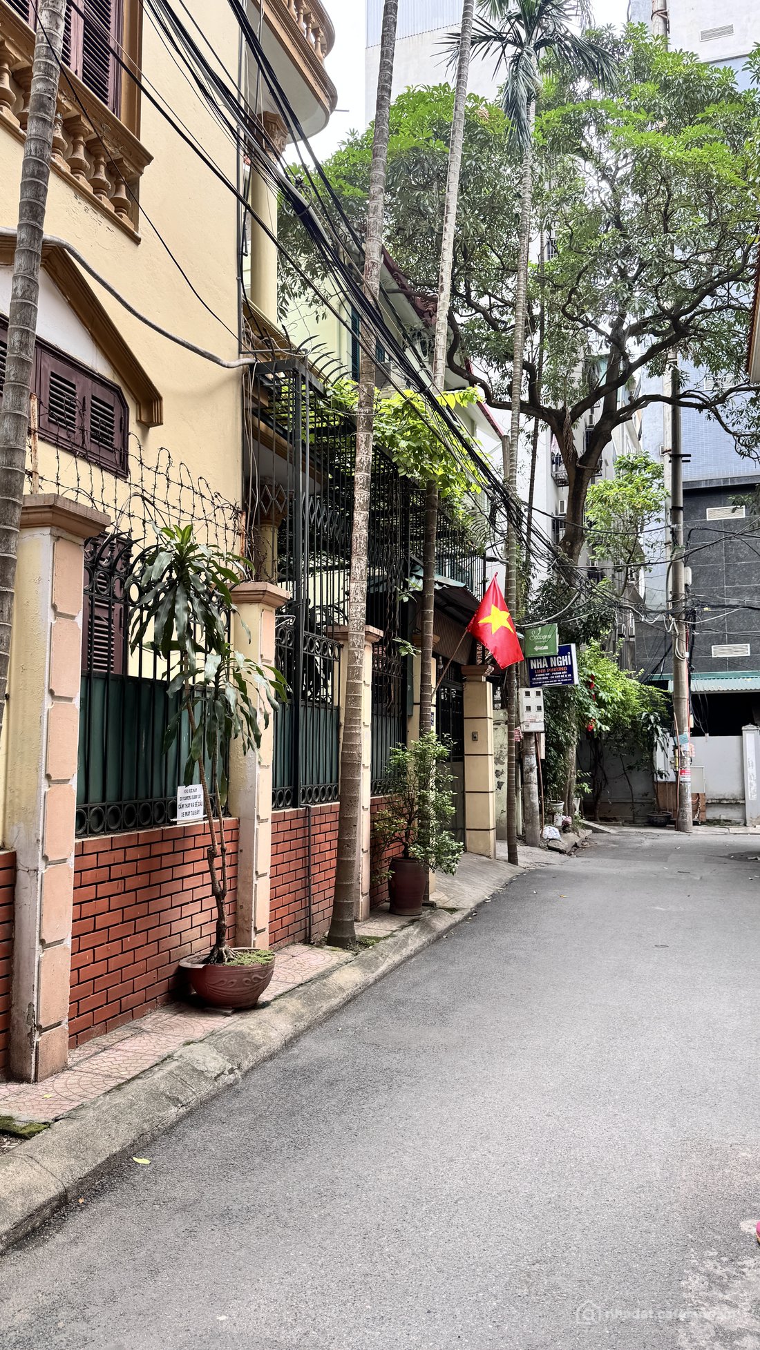 Bán nhà riêng: 7 phòng cho thuê chỉ hơn 7 đồng. Ngay đại học Thương mại.
