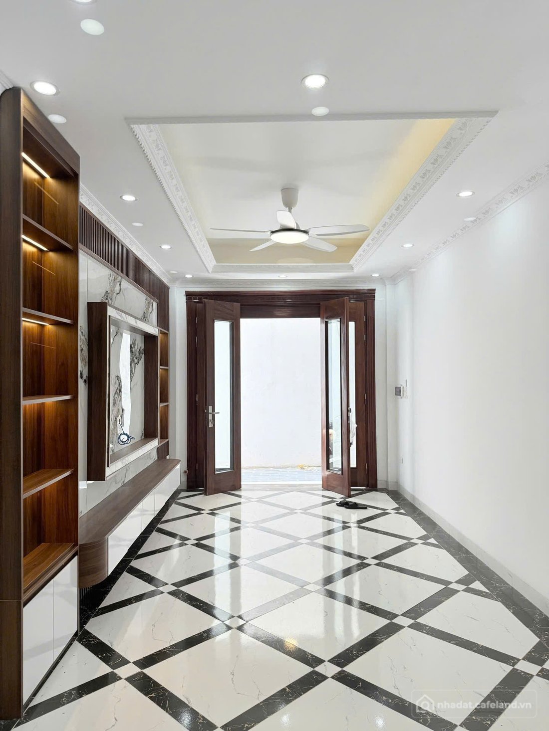 Bán nhà riêng: Hàng Hiếm Long Biên: Ô Tô Vào Nhà - View Trọn Vinhomes Riverside 