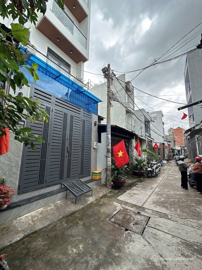 Bán nhà riêng: BÁN CĂN HỘ DỊCH VỤ 3 TẦNG SÁT KHU TÊN LỬA 140M2 NGANG KHỦNG 8M TH