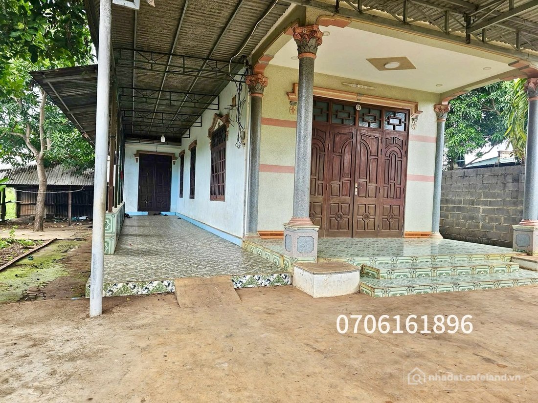 Bán đất thổ cư: VỀ QUÊ CẦN BÁN GẤP NHÀ VƯỜN HƠN 1000M2
