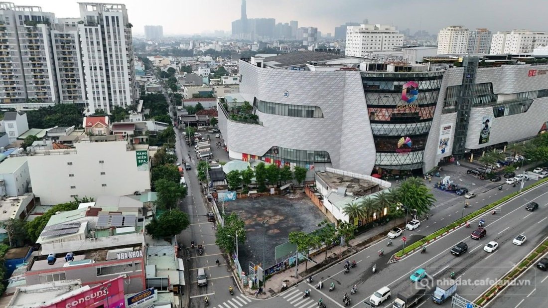 Bán nhà riêng: Nhà Mặt Tiền Phạm Văn Đồng đối diện TTTM Gigamall Thủ Đức, 82m Bá