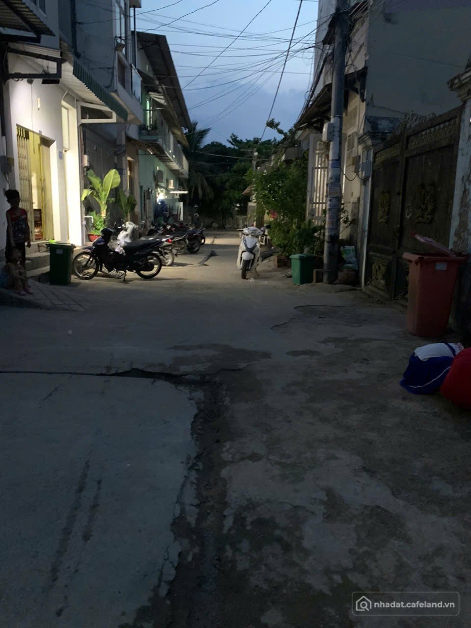 Bán nhà riêng: Nhà phố Hương Lộ 2, Bình Tân, SHR, 4,8 tỷ Nhà trong khu dân cư yê