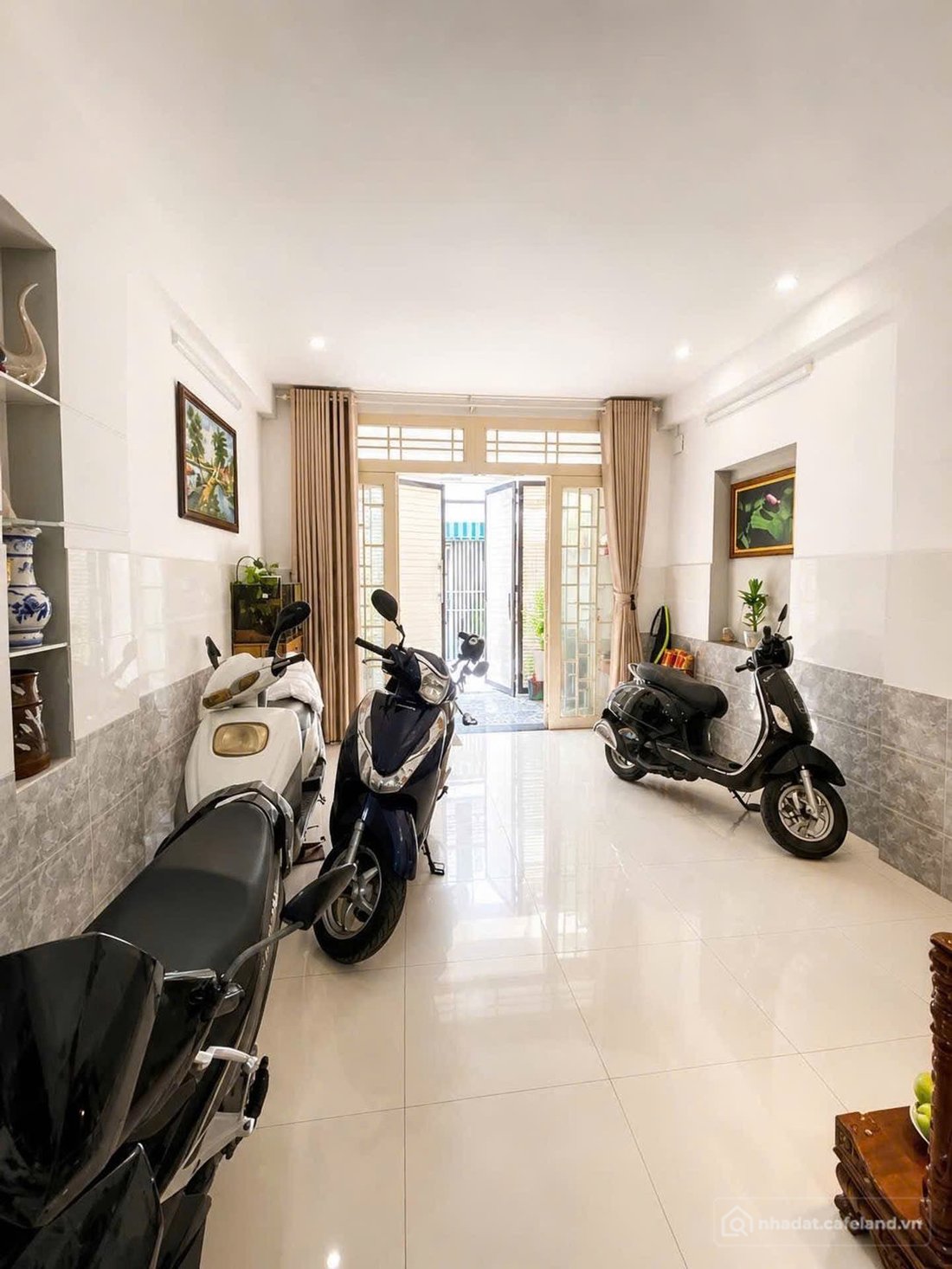 Bán nhà riêng: HXH LẠC LONG QUÂN – NHÀ ĐẸP 4 TẦNG – BẢY HIỀN – CHỈ 9.3 TỶ