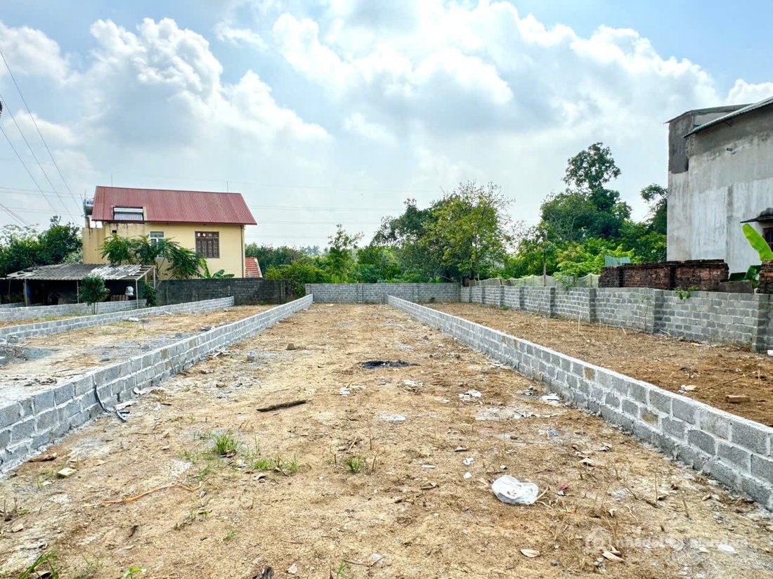 Bán đất thổ cư: 179m - Bám trục chính Hoà Sơn - đông dân cư - mặt tiền KD - giá 
