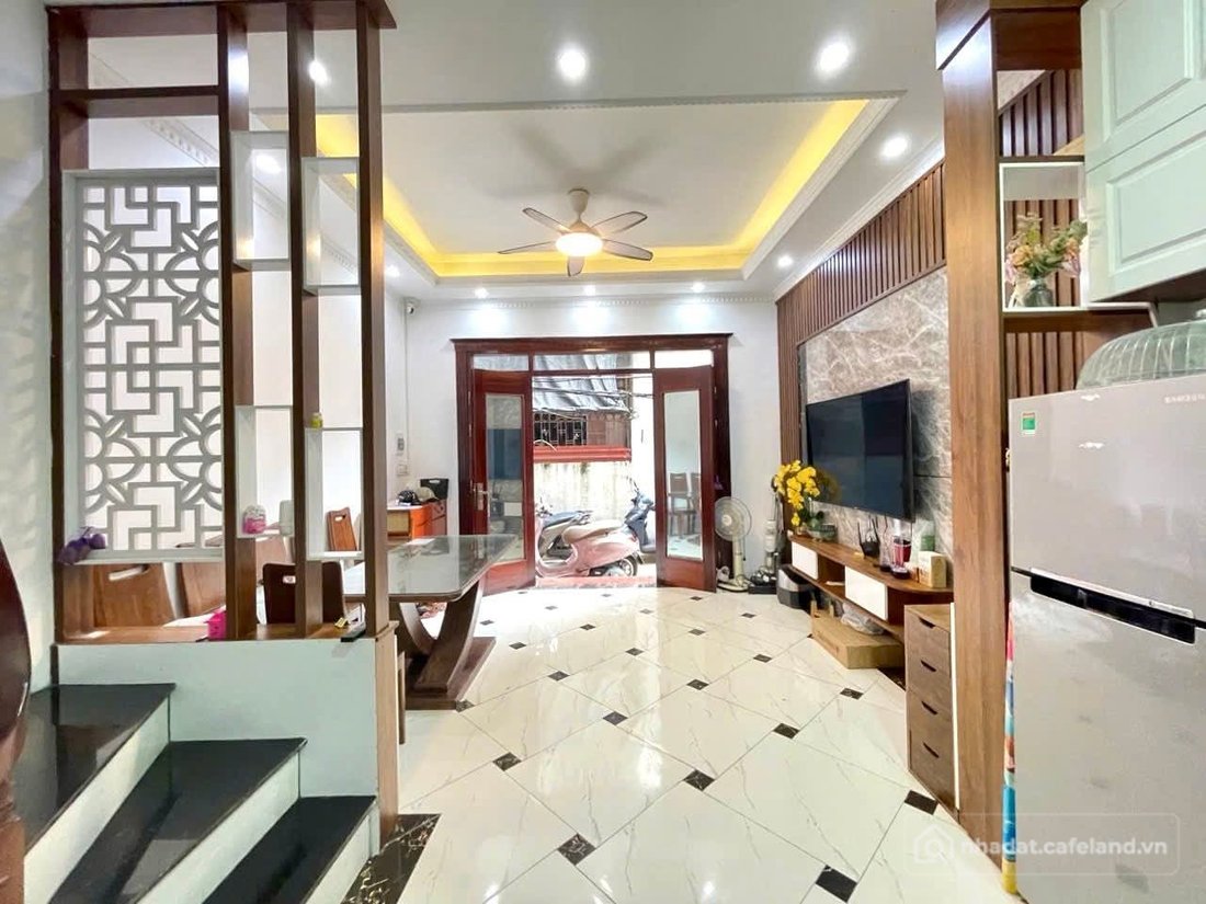 Bán đất thổ cư: Bán đất 40m² full thổ cư ngang 4m giá 2 tỷ tại Phường Vĩnh Tuy