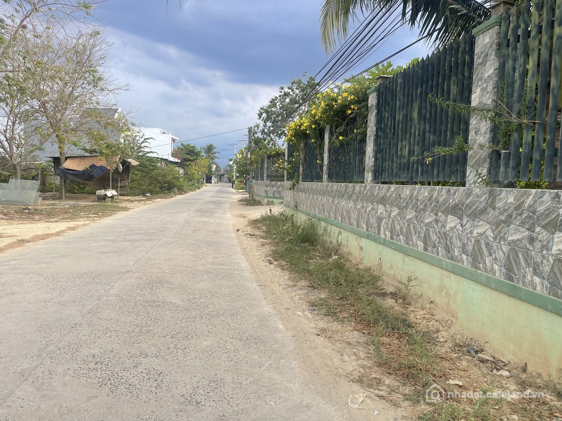 Bán đất thổ cư: Cần bán gấp lô góc Diên Phú sát HL62 giá tốt lvcc
