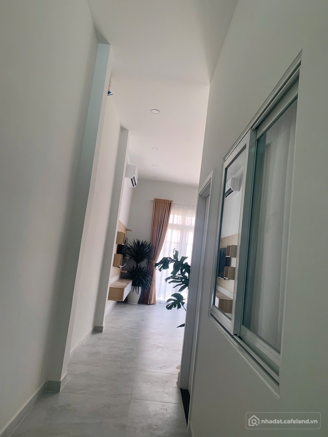 Bán nhà riêng: Bán nhà 80m² full nội thất 5m giá 4.65 tỷ tại Xã Hiệp Phước