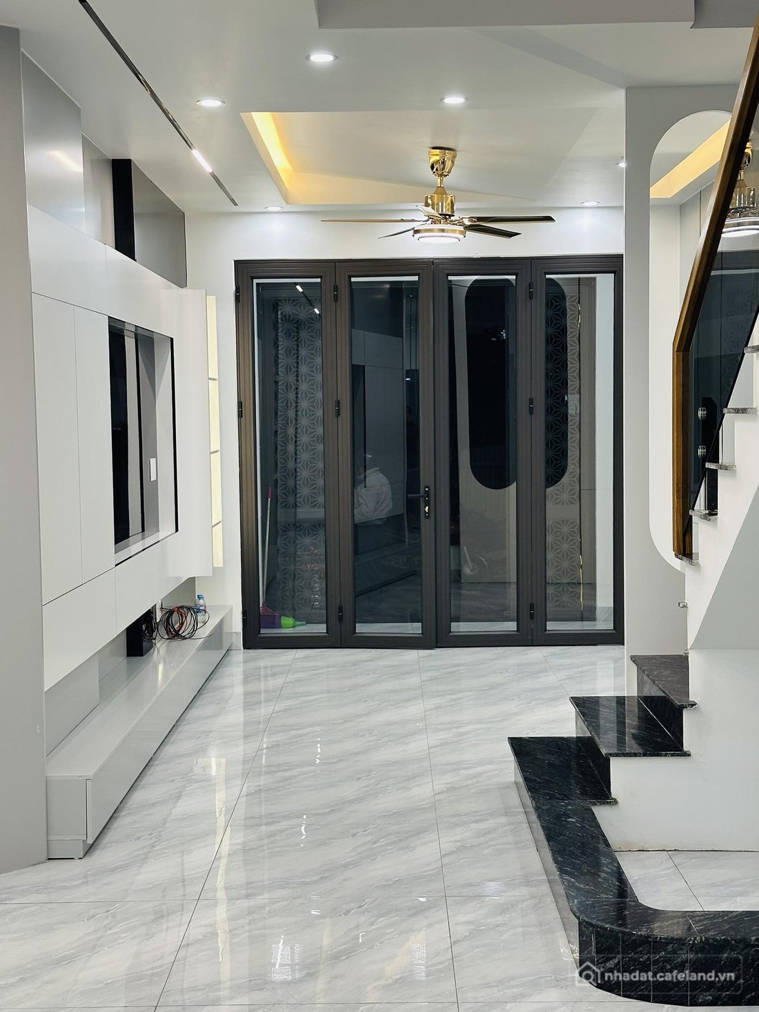 Bán nhà riêng: BÁN NHÀ 3 TẦNG MỚI TINH – Ô TÔ ĐỖ CỬA – HÙNG VƯƠNG, HỒNG BÀNG 3,5