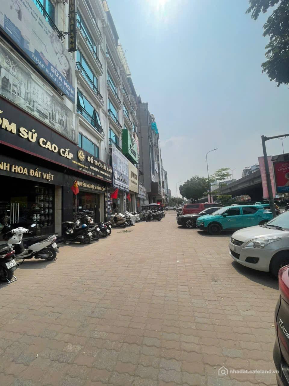 Bán nhà riêng: BÁN TÒA NHÀ MẶT ĐƯỜNG NGUYỄN XIỂN. 98M2 - 8 TẦNG. THANG MÁY. KINH
