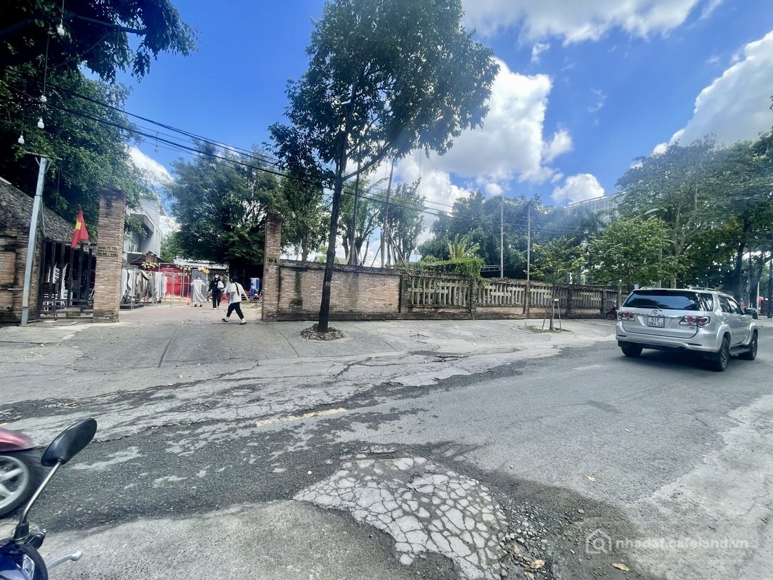 Bán đất thổ cư: BÁN ĐẤT MẶT TIỀN KHỔNG TỬ, BÌNH THỌ, THỦ ĐỨC - 1615M2 (33x49M) -