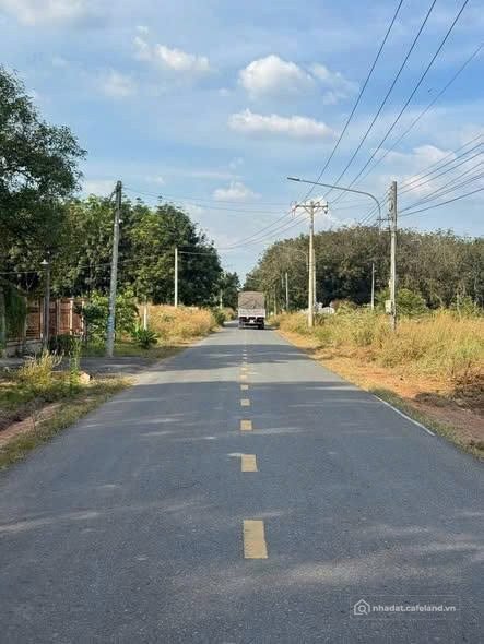 Bán đất thổ cư: Bán nhanh lô sào 1500m2 nhưa to kết bên Khu Công Nghiệp Cây Trườ