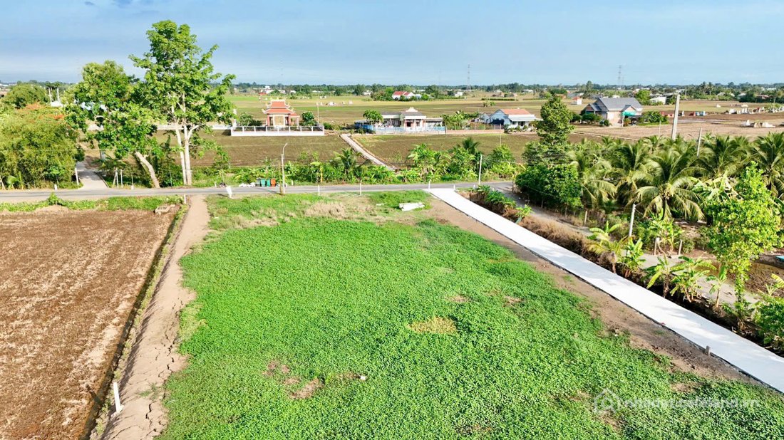 Bán đất thổ cư: Bán nền thổ 10x24 mt nhựa Bình An gần trường học trung tâm hành 