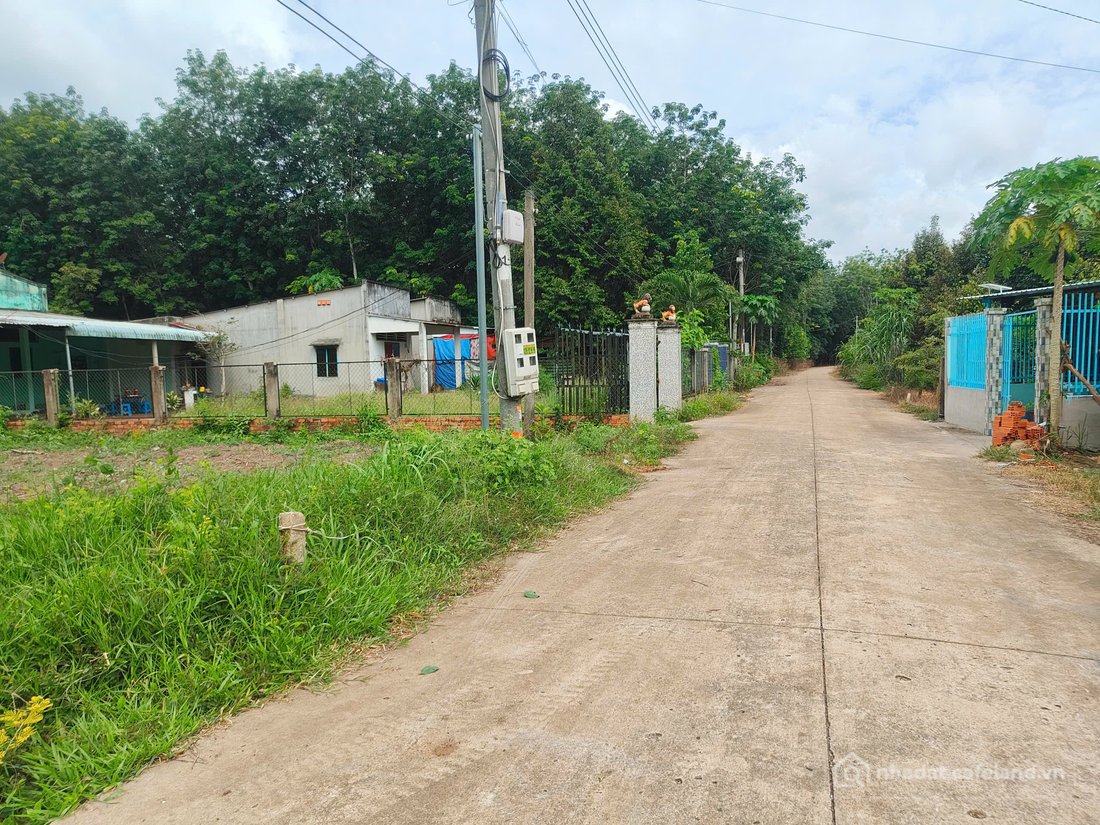 Bán đất thổ cư: 340tr/233m2 đất THỔ CƯ tại TP. Hồ Chí Minh, gần Khu Công Nghiệp.
