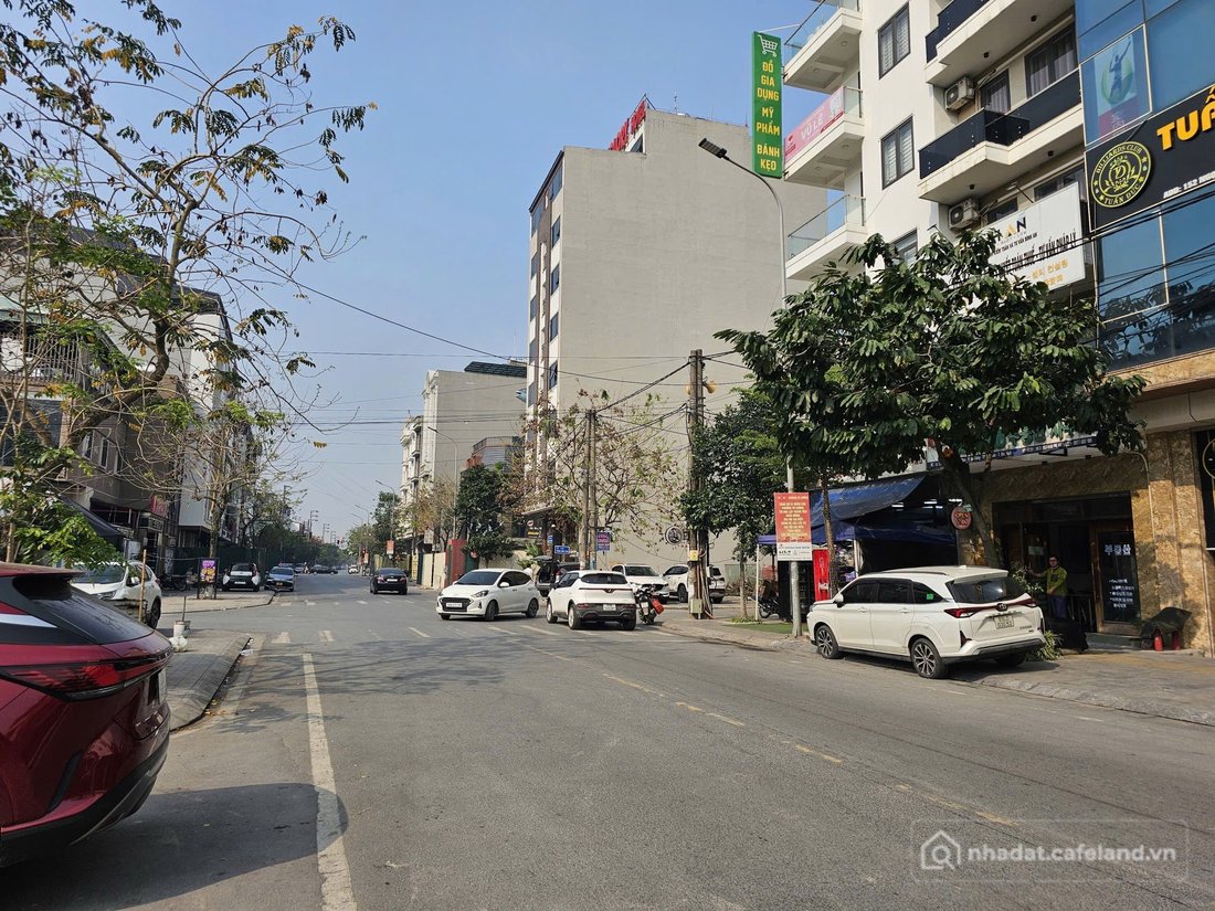 Bán đất thổ cư: Bán đất nhìn vườn hoa dự án cao nguyên làn 2 đường lê thái tổ. C
