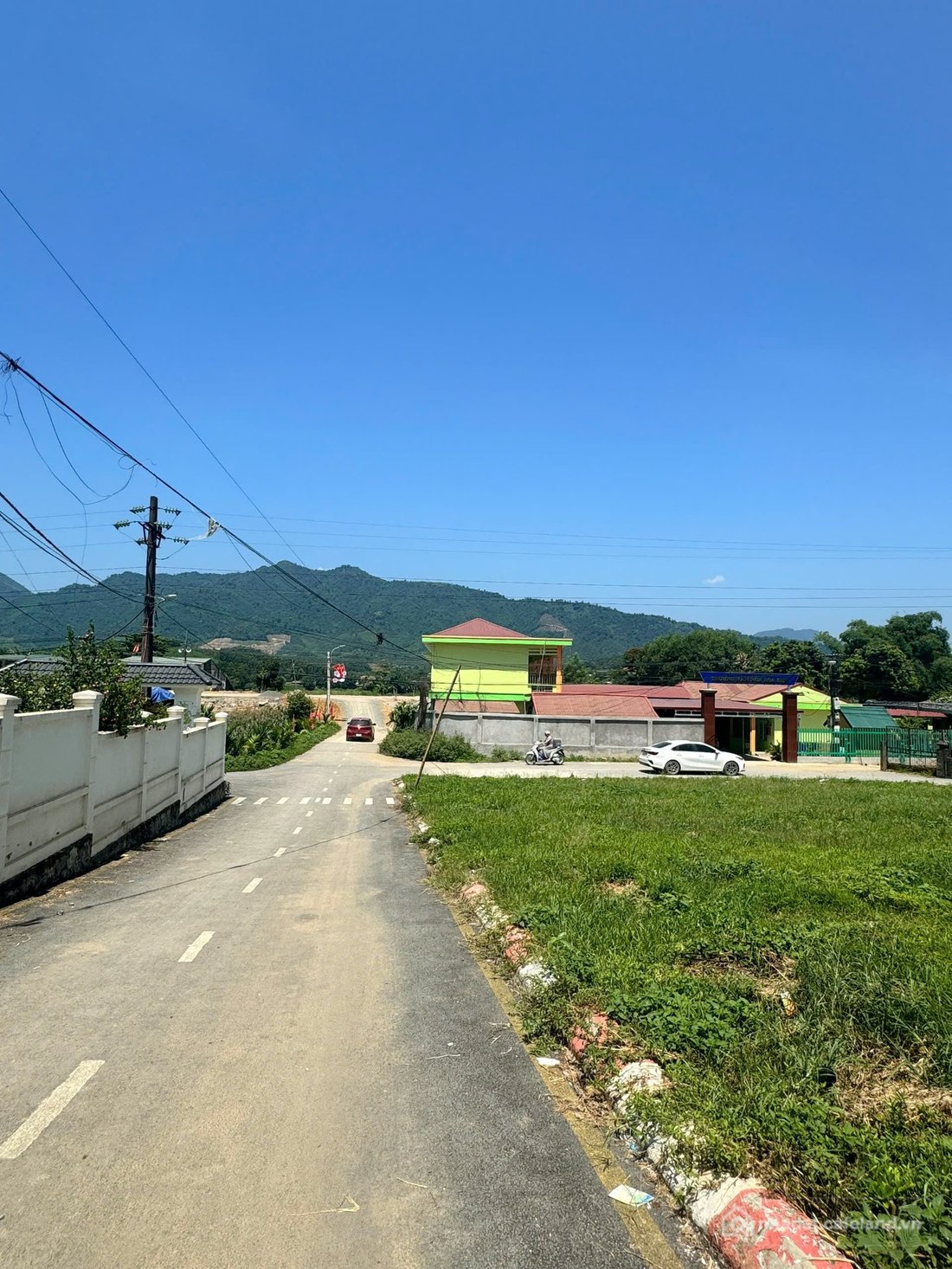 Bán đất thổ cư: Tly đất 2-3 mặt tiền view sông Đà ,sát biệt thự và trường mầm no