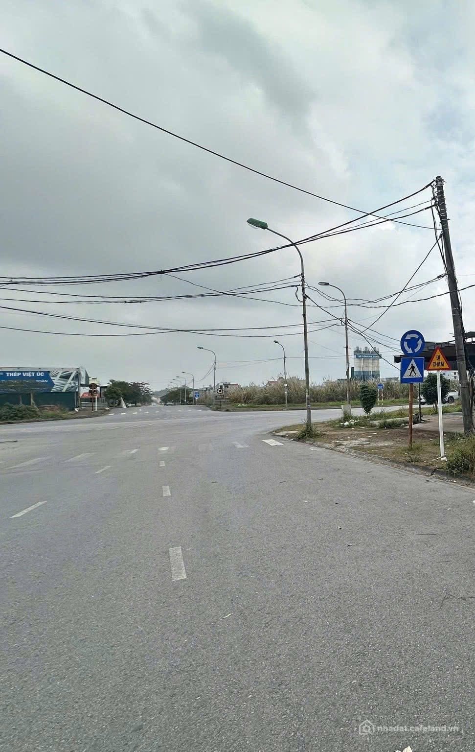 Bán đất thổ cư: BÁN ĐẤT LÔ III KTX TRƯỜNG NGUYỄN VIẾT XUÂN,CAO XANH,HẠ LONG