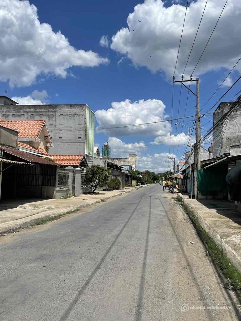Biệt thự: Bán Nhà Yến