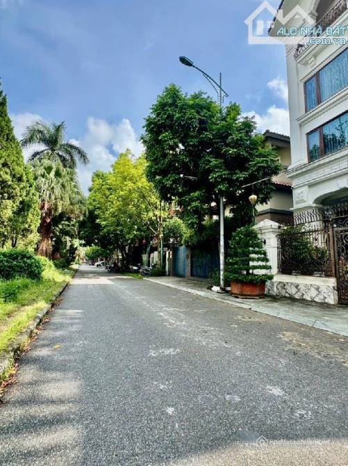 Bán nhà riêng: Biệt thự đơn lập BT6, Xa La, Hà Đông. 226m2, 4 tầng, 1 hầm, nội t