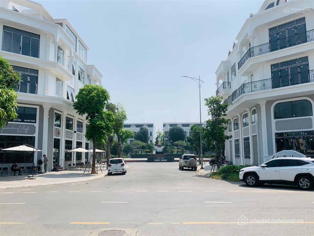 Bán nhà riêng: Giá căn view vườn hoa quảng trường không thể tốt hơn để sở hữu ch