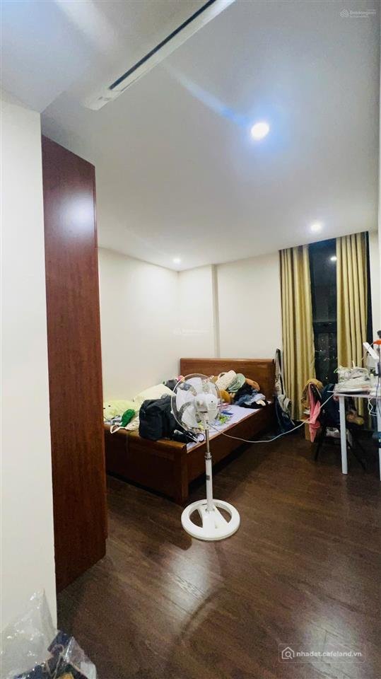 Bán căn hộ chung cư: Nhà em cần bán ch 3pnchính chủban công check đn mát nhà ở g