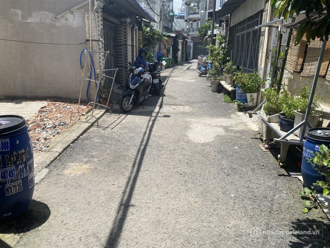 Bán đất thổ cư: Đất đẹp cần bán hẻm xe hơi. Đường Nguyễn thành Vĩnh. Trung Mỹ Tâ