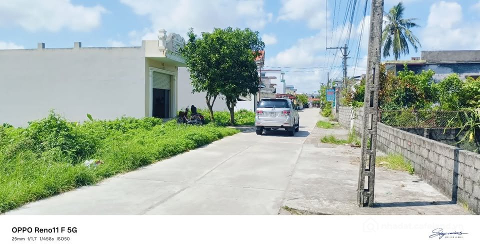 Bán đất thổ cư: Chính chủ cần bán gấp lô đất trục kinh doanh đông đúc, giá rẻ bấ