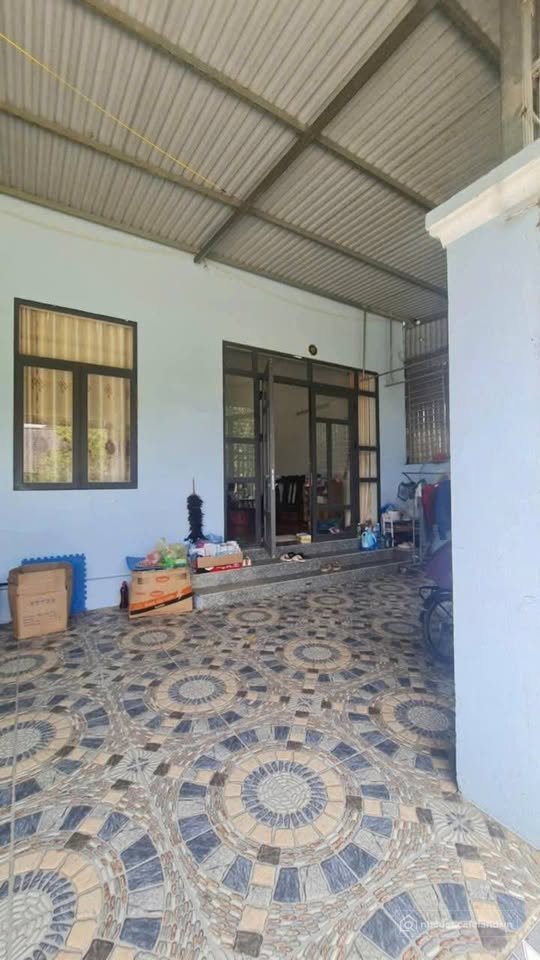 Bán nhà riêng: Bán nhà cấp 4 có sân rộng 170m2 tại Bế Văn Đàn, Lai Châu