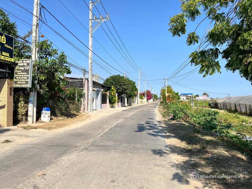 Bán nhà riêng: Bán nhà mặt tiền Phước Hậu, Ninh Thuận, diện tích 496m2, giá 2,15