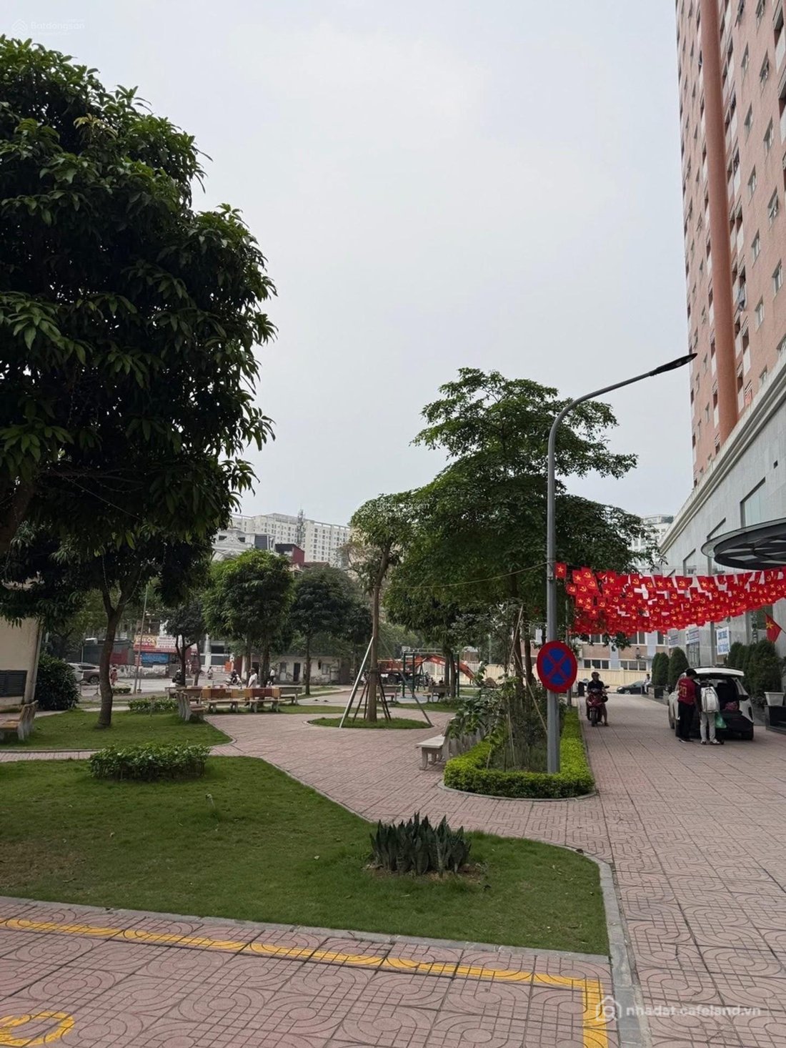 Bán căn hộ chung cư: Bán căn hộ toà CT3, KĐT Nghĩa Đô, dt70m, 2 ngủ, 2vs