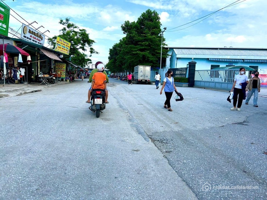 Bán nhà riêng: Bán khu nhà trọ đối đối diện công ty Venus và gần khu công nghiệp