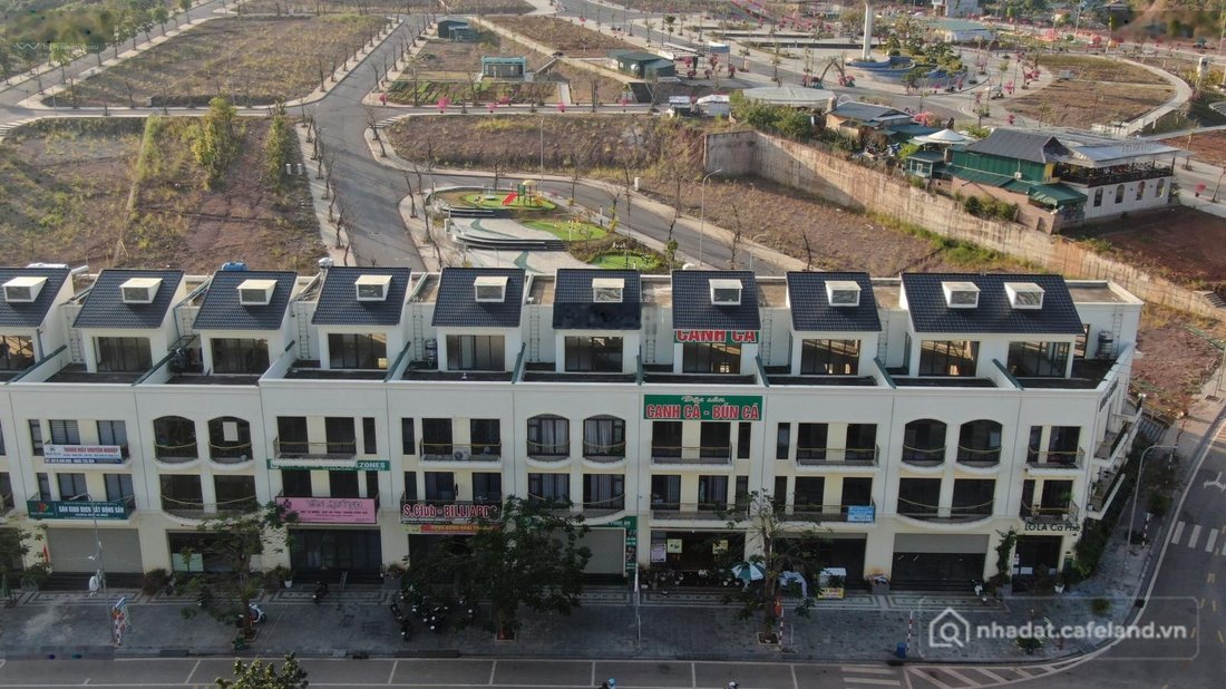 Bán nhà riêng: Nhà phố view quảng trường: Giá trị không chỉ nằm ở tầm nhìn