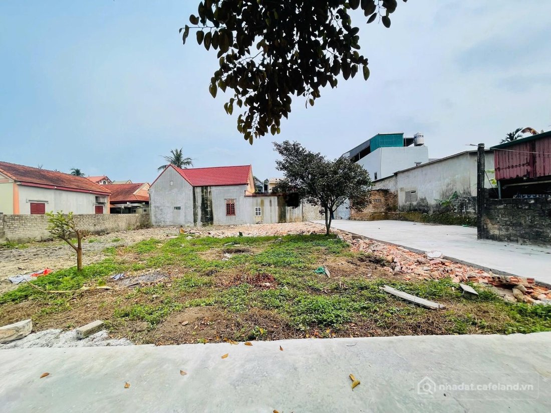 Bán đất thổ cư: Bán 600m lưu vệ, cách đường Quốc lộ 1A 150m, cách trung tâm hành