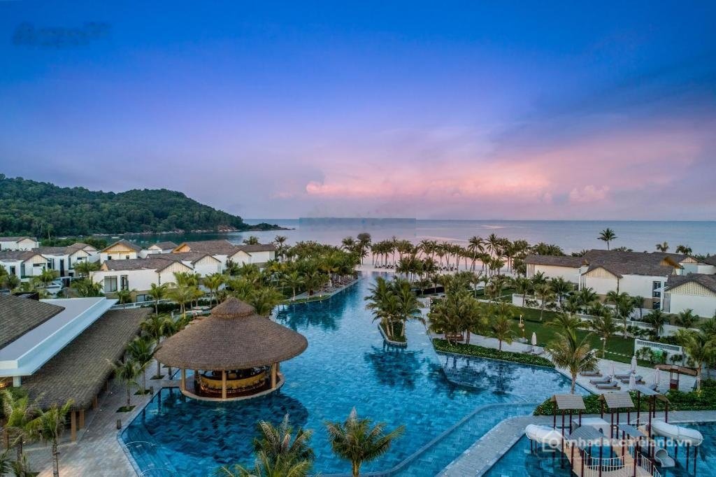 Bán biệt thự: Bán biệt thự Pool Villa 3 phòng ngủ 247m2 tại Sun Premier Village 