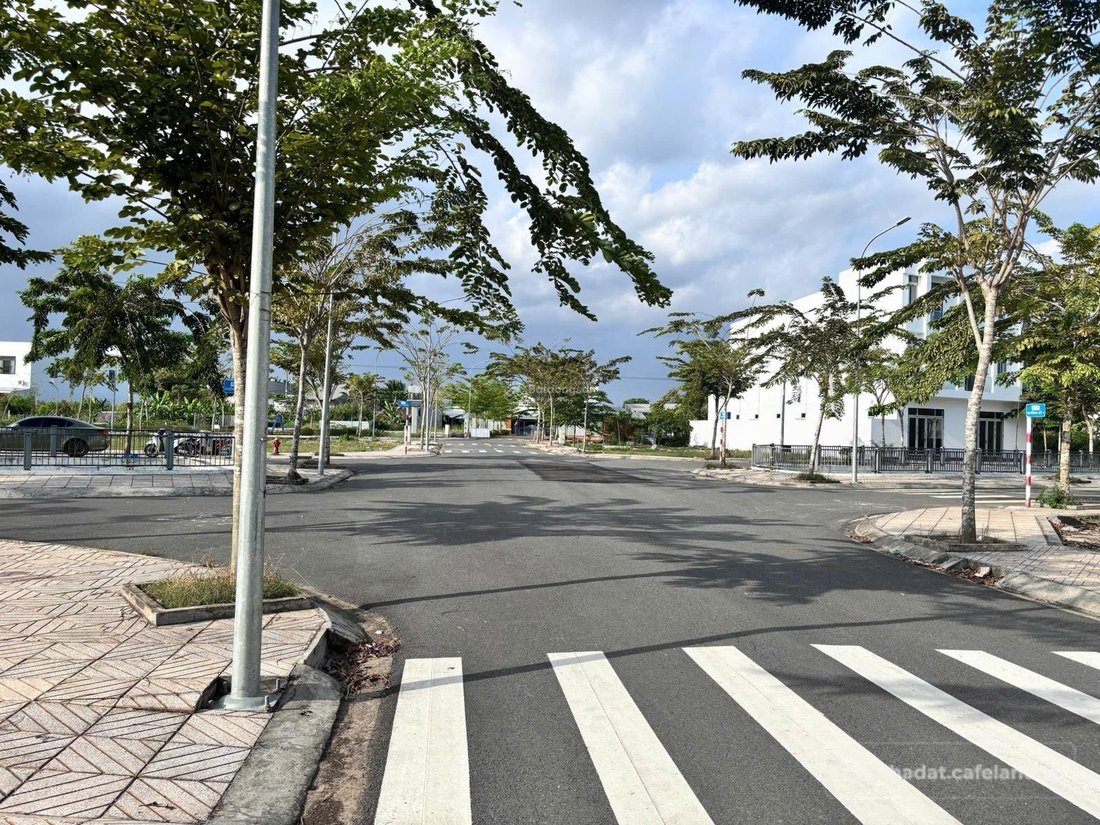 Bán đất thổ cư: Bán đất nền ngã 7 diện tích 70m² vị trí đẹp, giá tốt