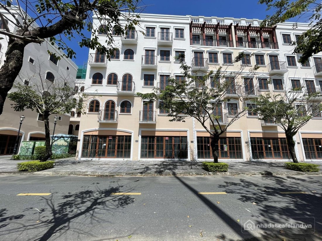 Bán nhà phố dự án: Căn nhà phố dãy R2 giá tốt nhất dự án Sun Grand City New An T
