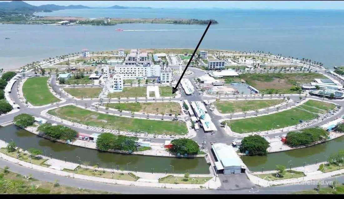 Bán đất thổ cư: Một nền góc duy nhất chợ đêm Hà Tiên,217.5m chỉ 6.6tỷ,tặng 6chỉ 