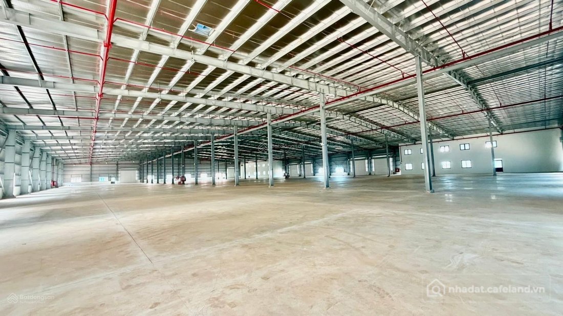 Nhà kho - Xưởng: Cho thuê xưởng mới xây dựng 13400m2 trong kcn đồng nai có tách 