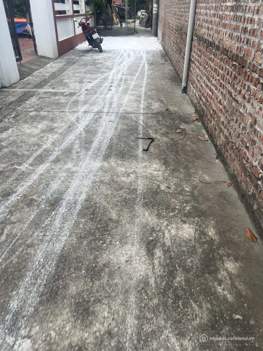 Bán đất thổ cư: Bán đất thôn 3 Thạch Đà 236m2, giá 17 tr/m2 ngõ rộng 3,5m, mặt t