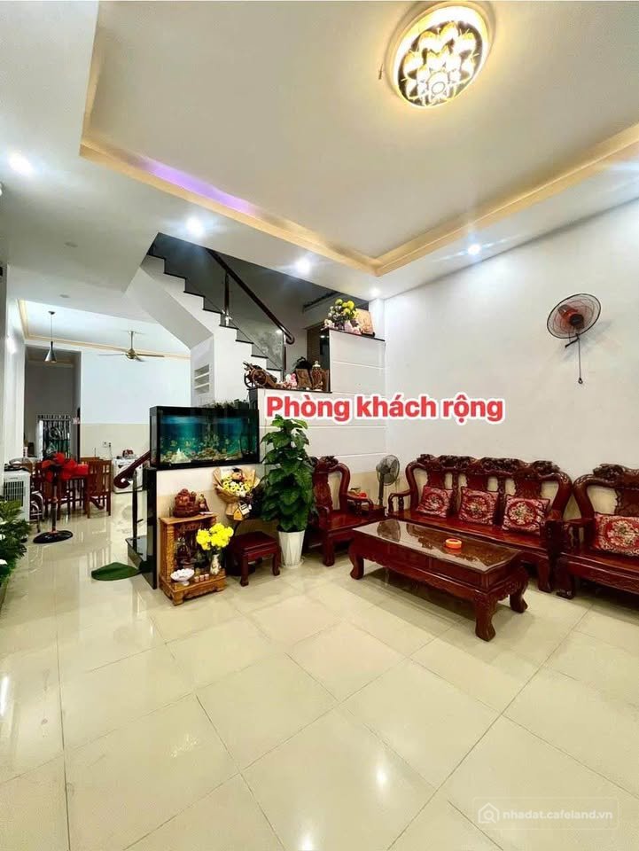 Bán nhà riêng: Nhà 1 trệt, 1 lầu, 4PN khu dân cư Sao Mai, Long Xuyên, tặng full 