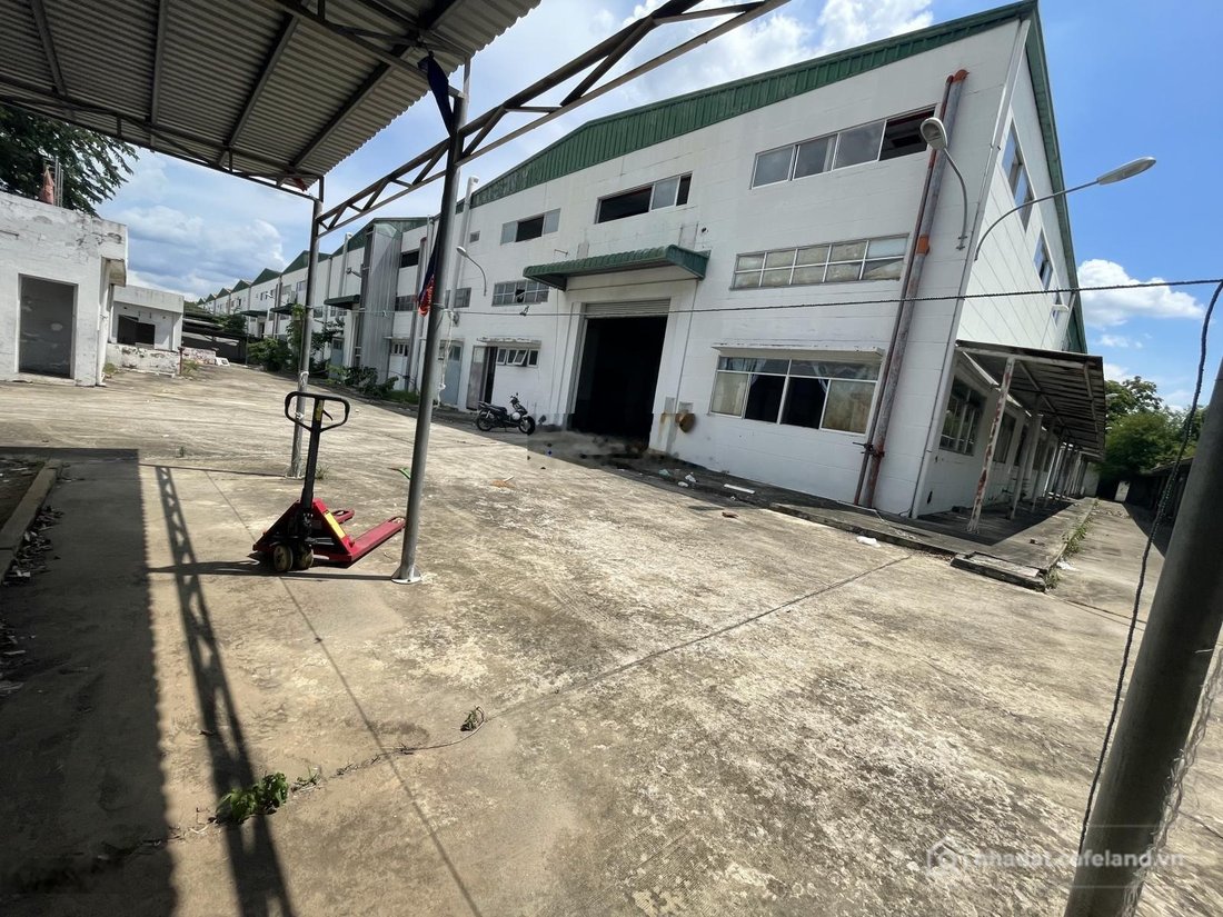 Nhà kho - Xưởng: Cho thuê kho xưởng KCN Bến Cát Bình Dương, 1400m2 có TL