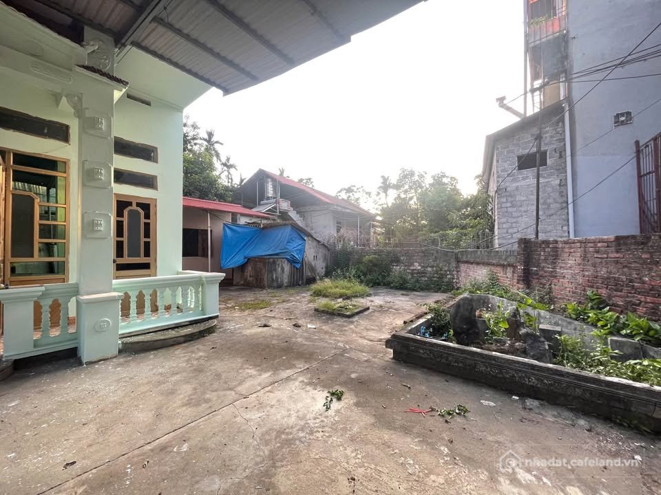 Bán đất thổ cư: Nhà sẵn ao, ô tô đỗ cửa, giá 1 tỷ 720 triệu