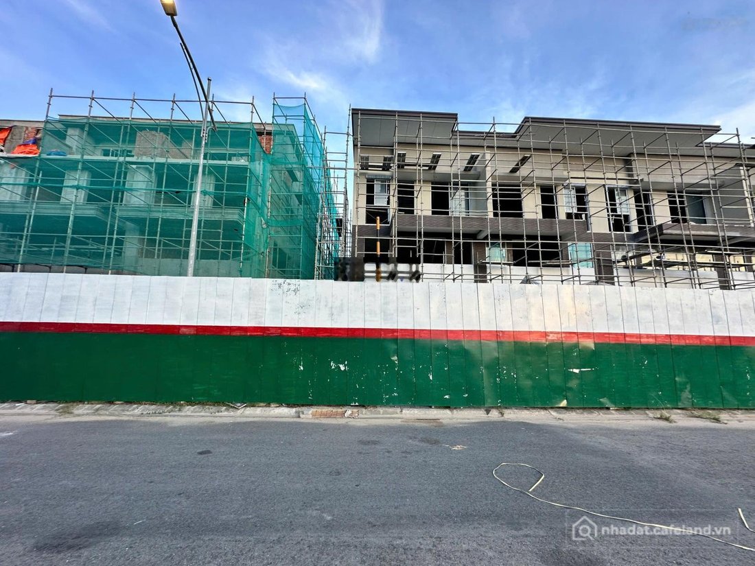 Bán nhà phố dự án: MỚI NHẤT LÚC NÀY! 01 căn Shophouse đối diện trường học & khu 
