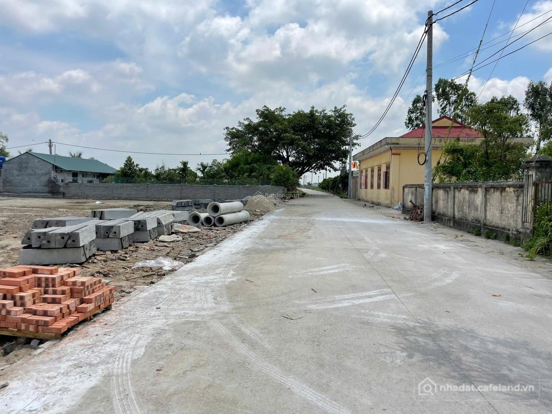 Bán đất thổ cư: Gia đình cần bán lô góc 62m2 giá 2.025 tỷ ở cạnh trường học ủy b