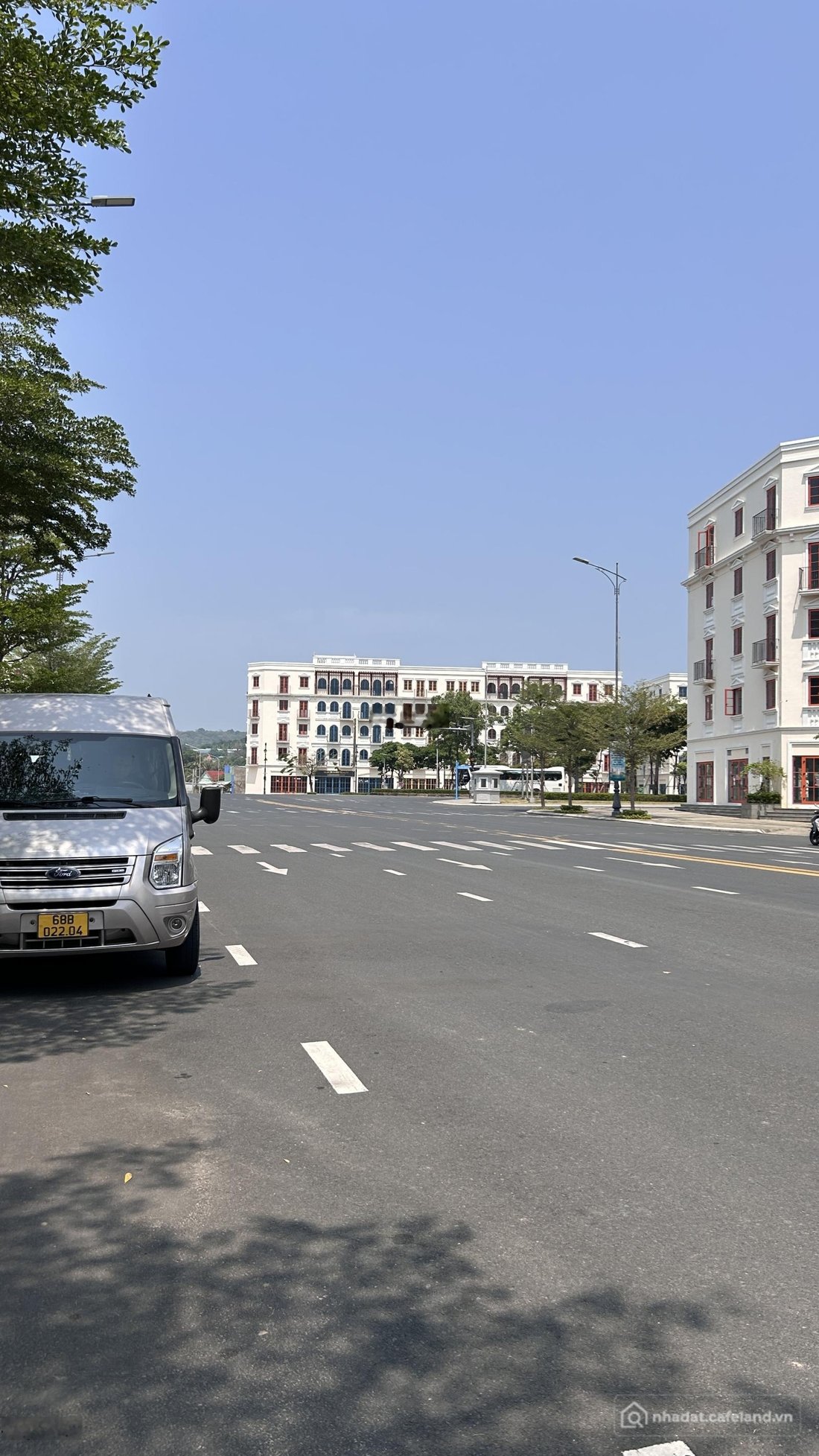 Bán nhà phố dự án: Shophouse view đẹp, giá cực chất tại Sun Grand City New An Th