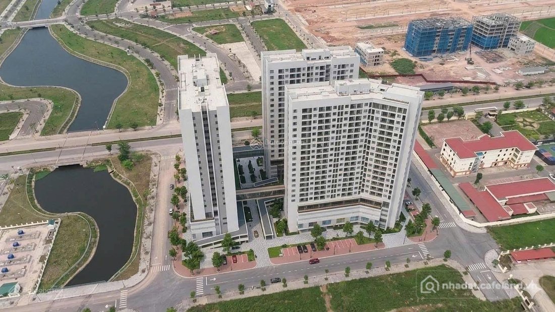 Bán đất thổ cư: Bán mảnh đất DT 98m2 hai mặt tiền, mặt tiền 7m sổ đỏ cất két, hư